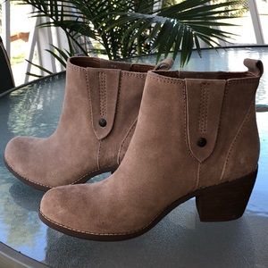 Calvin Klein Lena Suede Booties